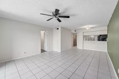 10501 W Broward Boulevard #405, Plantation, FL 33324 - Photo 6