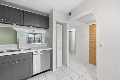 10501 W Broward Boulevard #405, Plantation, FL 33324 - Photo 10