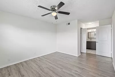 10501 W Broward Boulevard #405, Plantation, FL 33324 - Photo 14