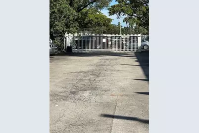 4265 NW Tamiami Canal Dr #1-312, Miami, FL 33126 - Photo 4