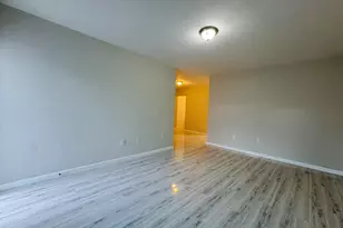 935 8th St, Miami Beach, FL 33139 - Photo 8
