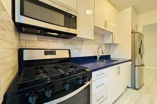 935 8th St, Miami Beach, FL 33139 - Photo 18