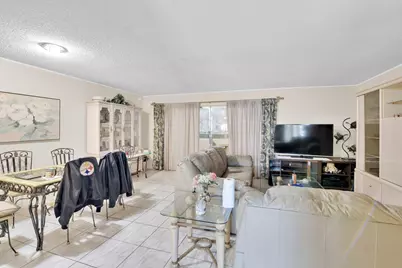 711 Lori Drive #204, Palm Springs, FL 33461 - Photo 6