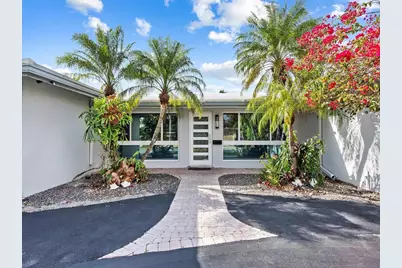 300 SE 10th Street, Pompano Beach, FL 33060 - Photo 2