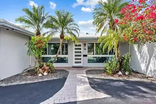300 SE 10th St, Pompano Beach, FL 33060 - Photo 2