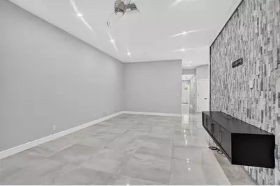 8381 Via Leonessa, Boca Raton, FL 33433 - Photo 14