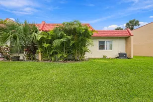 193 Lake Evelyn Dr, West Palm Beach, FL 33411 - Photo 24