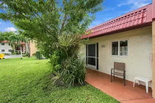 193 Lake Evelyn Dr, West Palm Beach, FL 33411 - Photo 2