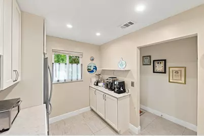 193 Lake Evelyn Drive, West Palm Beach, FL 33411 - Photo 12