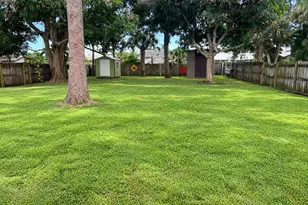 3156 SE Mimosa St, Stuart, FL 34997 - Photo 4