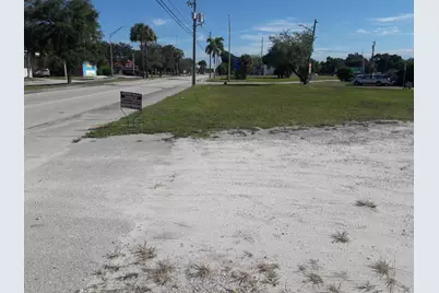 2807 Okeechobee Road, Fort Pierce, FL  - Photo 2