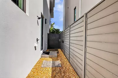 336 Balboa Street, Hollywood, FL 33019 - Photo 68