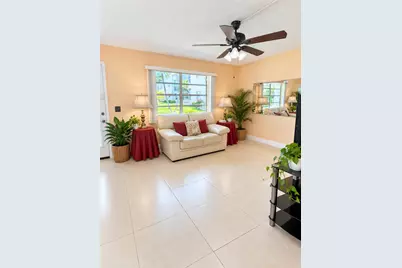391 Burgundy I Avenue, Delray Beach, FL 33484 - Photo 4