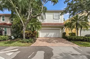 1115 Papaya St, Hollywood, FL 33019 - Photo 2