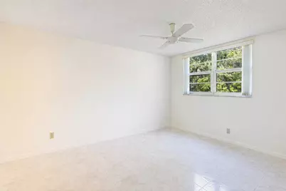 2825 SW 22nd Avenue #Apt 107, Delray Beach, FL 33445 - Photo 4