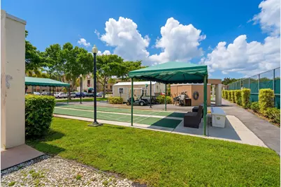 7232 Fairfax Drive #205, Tamarac, FL 33321 - Photo 38