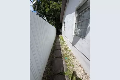 527 NW 91st Street #2, Miami, FL 33150 - Photo 2