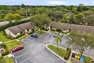 13 Bay Cedar Ct, Royal Palm Beach, FL 33411 - Photo 4
