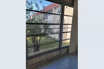 2951 Sunrise Lakes Drive E, Sunrise, FL 33322 - Photo 14