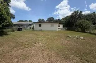 301 N 31st St, Fort Pierce, FL 34947 - Photo 6