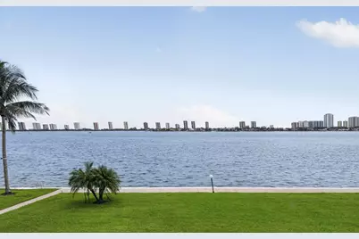 301 Lake Shore Drive #201, Lake Park, FL 33403 - Photo 4