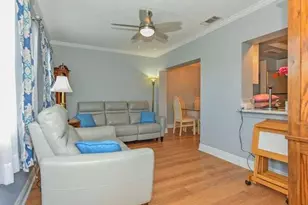 116 SW 10th Ct, Boynton Beach, FL 33426 - Photo 8