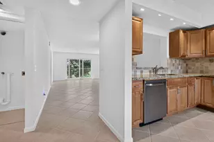 12800 SW 7th Ct, Pembroke Pines, FL 33027 - Photo 6