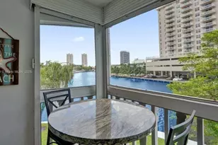 450 Paradise Isle Blvd, Hallandale Beach, FL 33009 - Photo 16