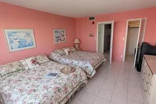 111 Golden Isles Dr, Hallandale Beach, FL 33009 - Photo 10