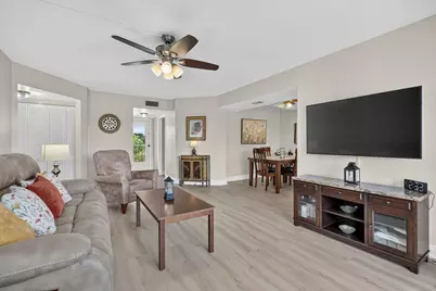 3871 Via Poinciana #407, Lake Worth, FL 33467 - Photo 16