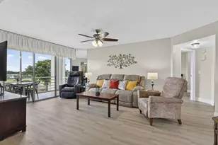 3871 Via Poinciana, Lake Worth, FL 33467 - Photo 14