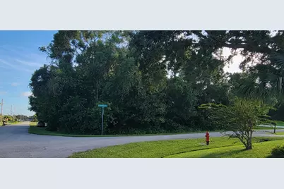 638 NW Grenada Street, Port Saint Lucie, FL 34983 - Photo 2