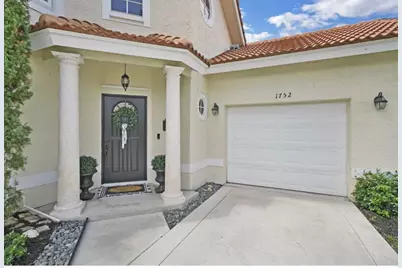 1752 Harborside Circle, Wellington, FL 33414 - Photo 2