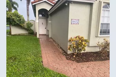 10627 NW 7th Street, Pembroke Pines, FL 33026 - Photo 2
