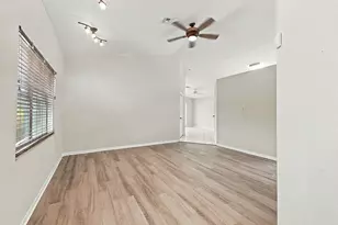 10627 NW 7th St, Pembroke Pines, FL 33026 - Photo 6