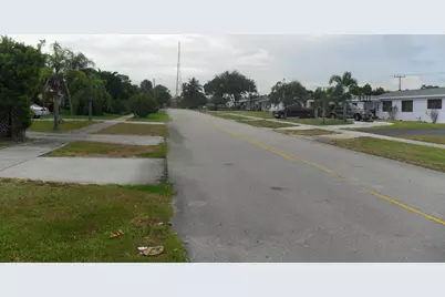 730 W Ilex Drive, Lake Park, FL 33403 - Photo 2