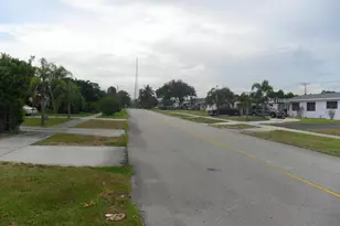 730 W Ilex Dr, Lake Park, FL 33403 - Photo 2
