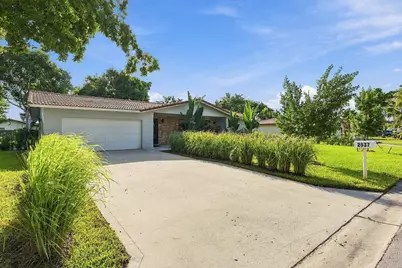 2537 NW 116th Terrace, Coral Springs, FL 33065 - Photo 10