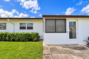 2920 Crosley Dr E, West Palm Beach, FL 33415 - Photo 10