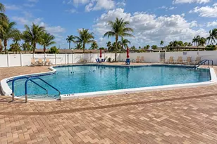2920 Crosley Dr E, West Palm Beach, FL 33415 - Photo 14