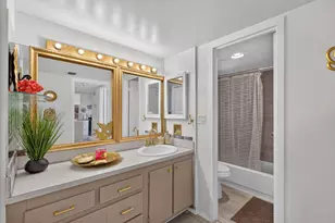 100 Bayview Dr, Sunny Isles Beach, FL 33160 - Photo 32