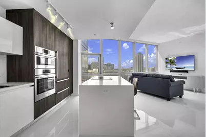 851 NE 1st Avenue #1002, Miami, FL 33132 - Photo 2