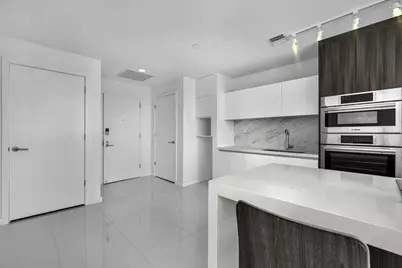 851 NE 1st Avenue #1002, Miami, FL 33132 - Photo 18