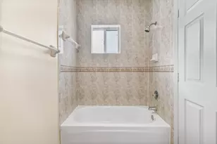 7520 W 20th Ave, Hialeah, FL 33016 - Photo 24