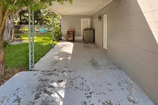 1331 3rd Ct, Vero Beach, FL 32960 - Photo 4