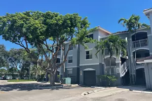 165 NW 96th Terrace, Pembroke Pines, FL 33024 - Photo 4