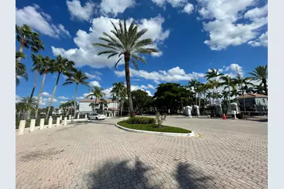 165 NW 96th Terrace #3-207, Pembroke Pines, FL 33024 - Photo 2