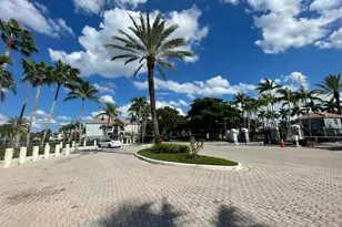 165 NW 96th Terrace, Pembroke Pines, FL 33024 - Photo 2