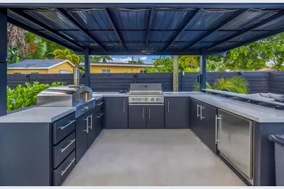 700 NE 16th Court, Fort Lauderdale, FL 33305 - Photo 2