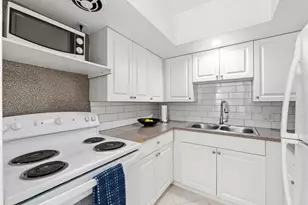 23 NE 19th Ave, Pompano Beach, FL 33060 - Photo 4